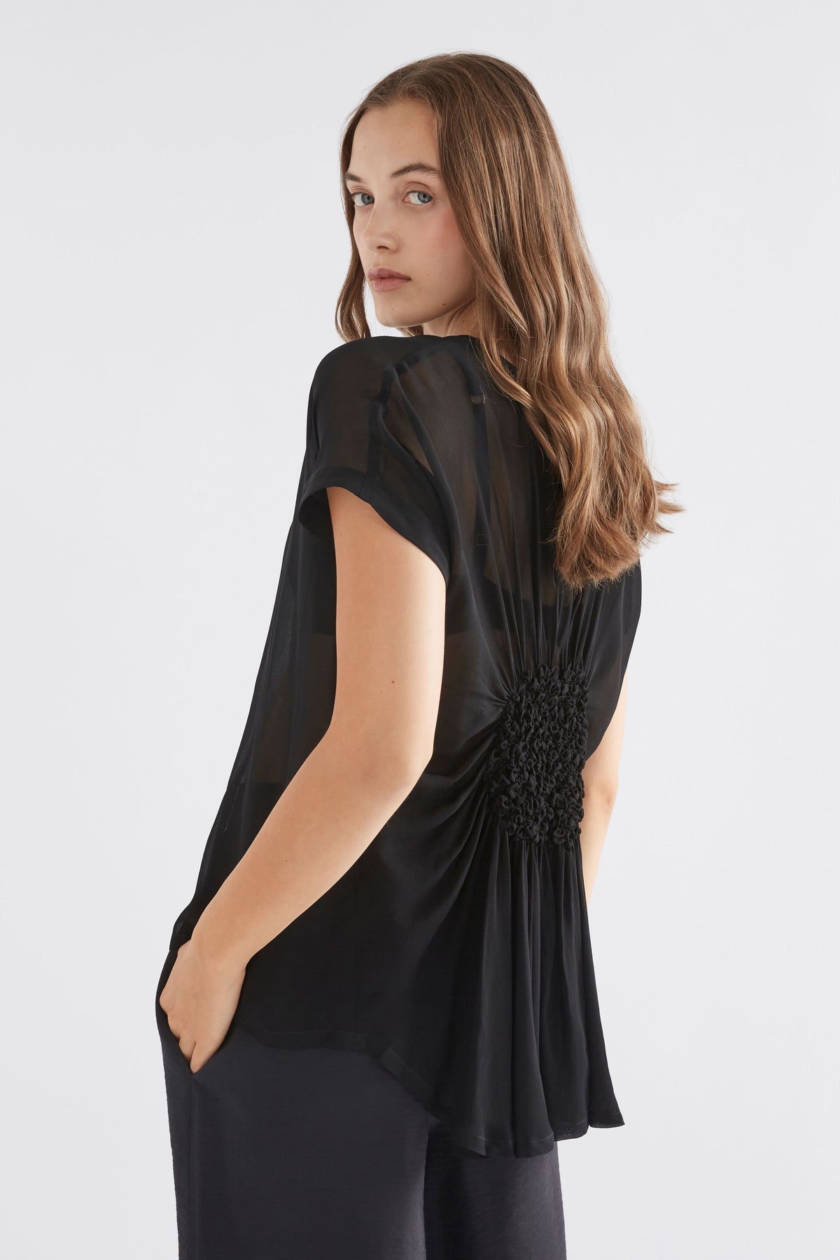 Elk Sheer Webb Top Black