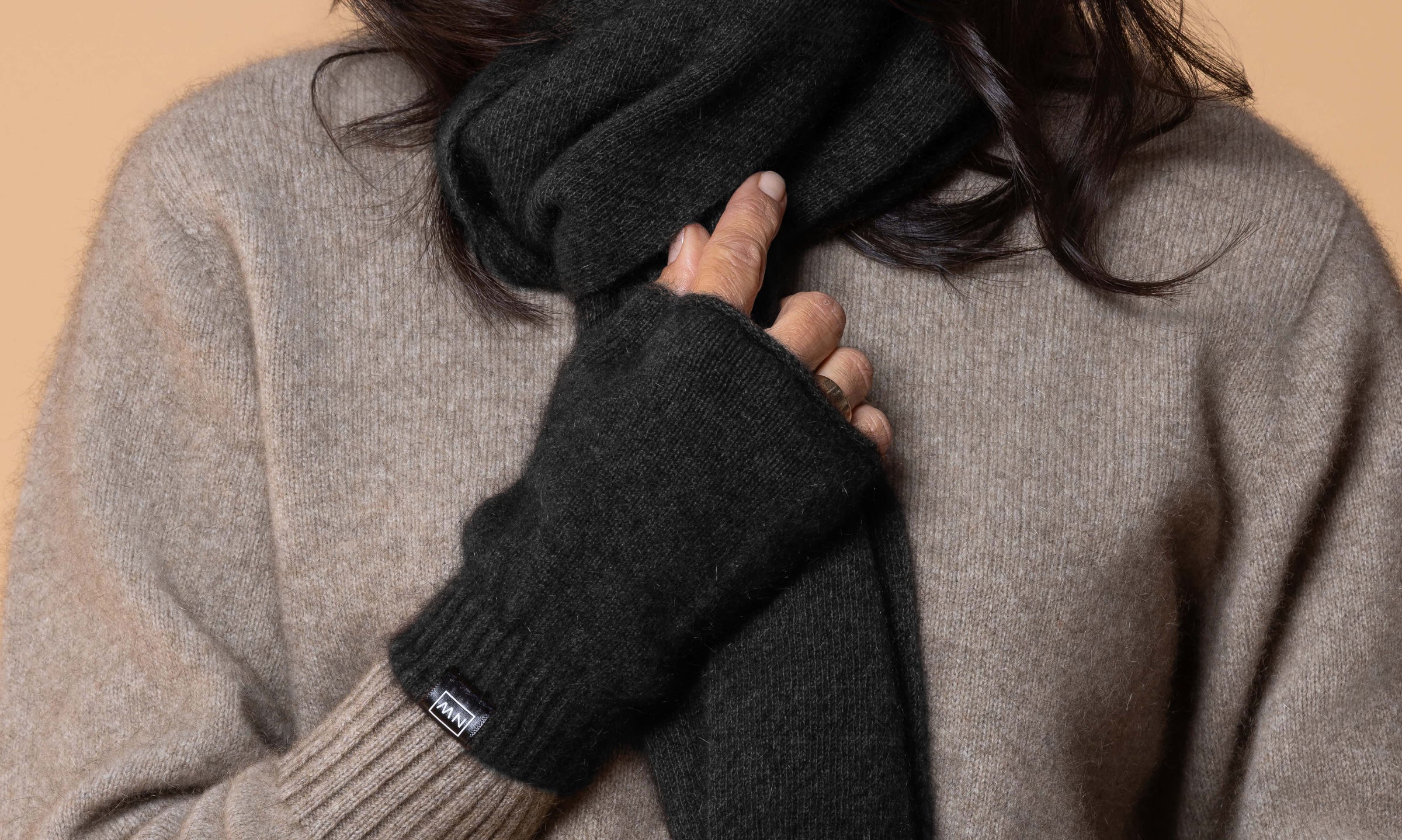 Noble Wilde Hand Warmer With Thumb