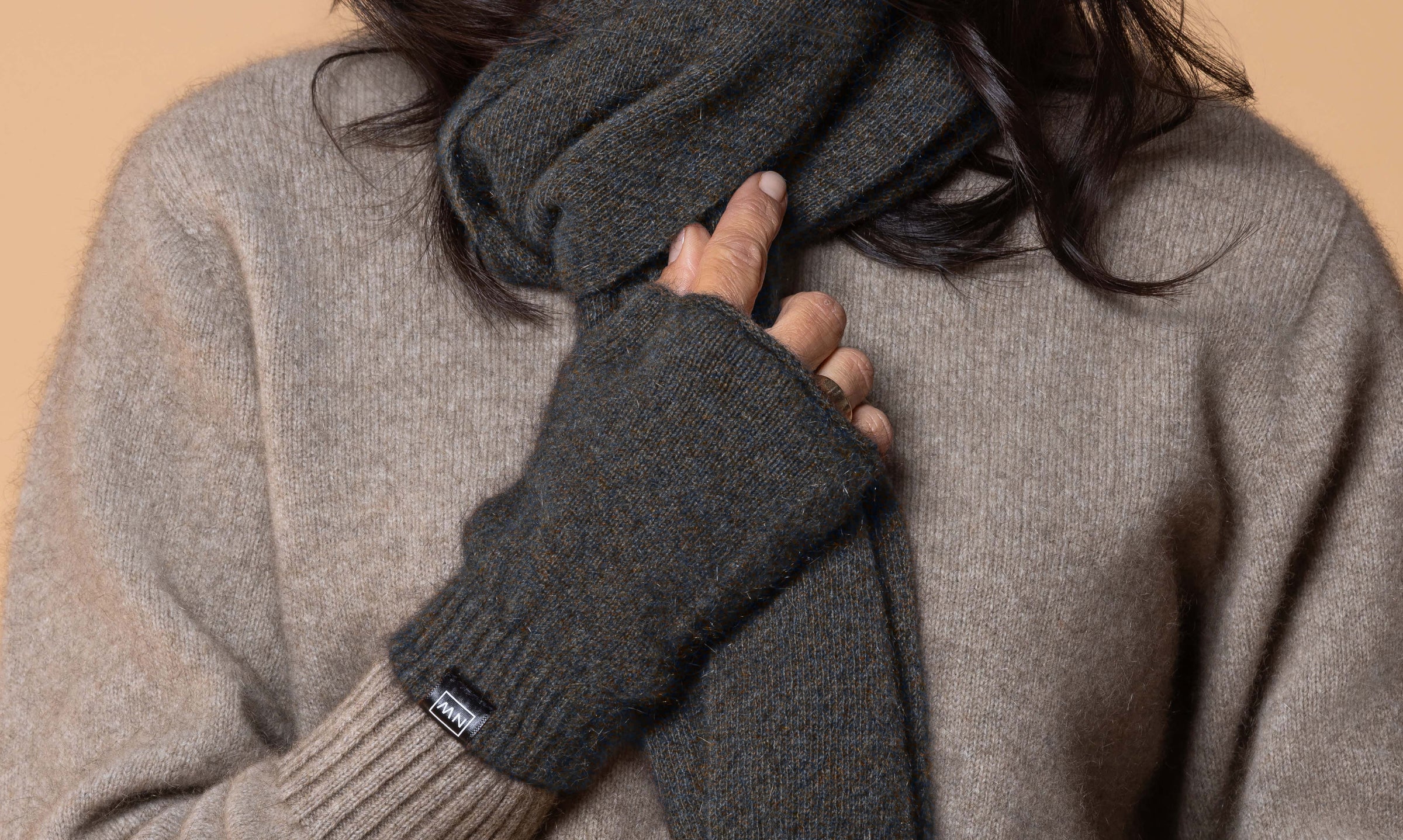 Noble Wilde Hand Warmer With Thumb