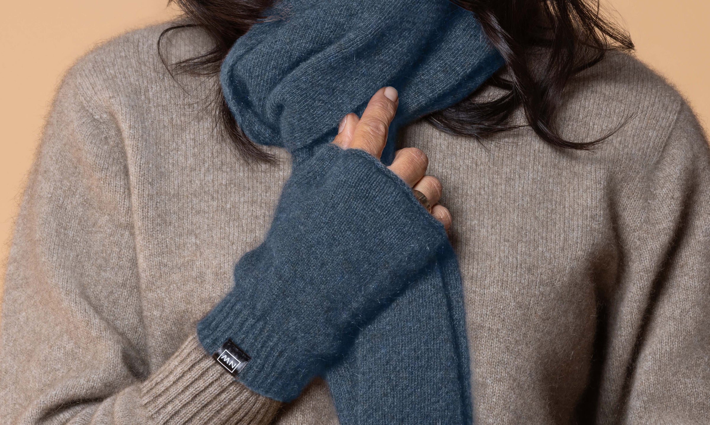 Noble Wilde Hand Warmer With Thumb