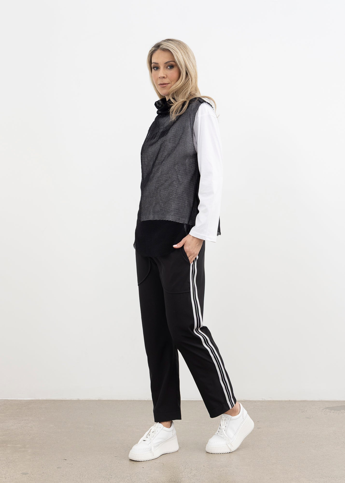 X.LAB Storm Top Black