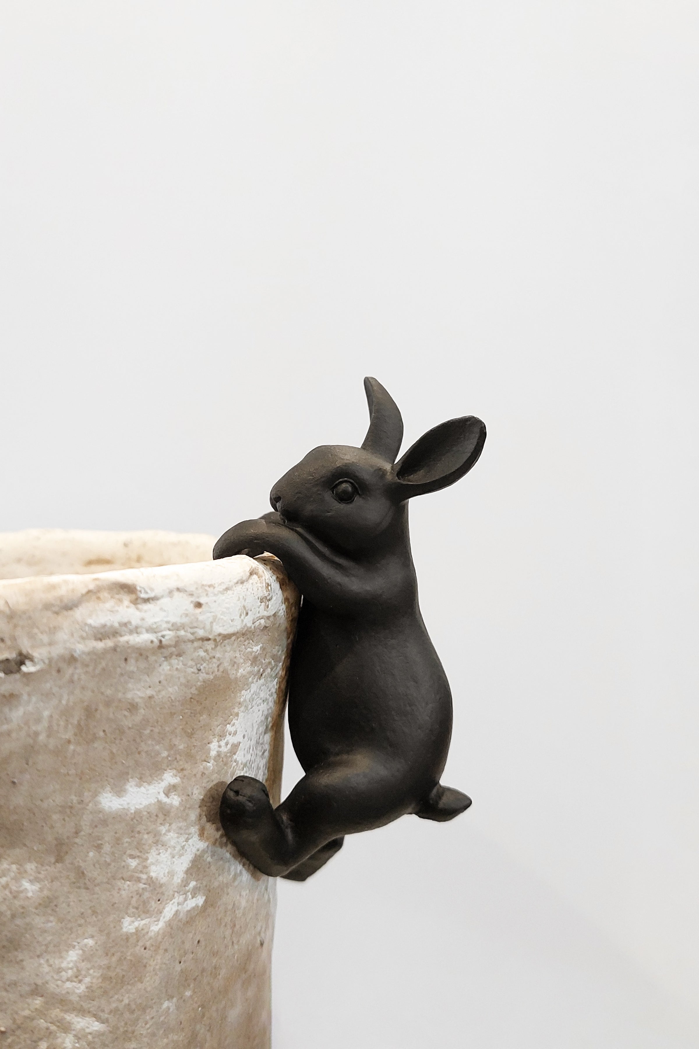 Hanging Bunny | Ebony – Concept Store Hall